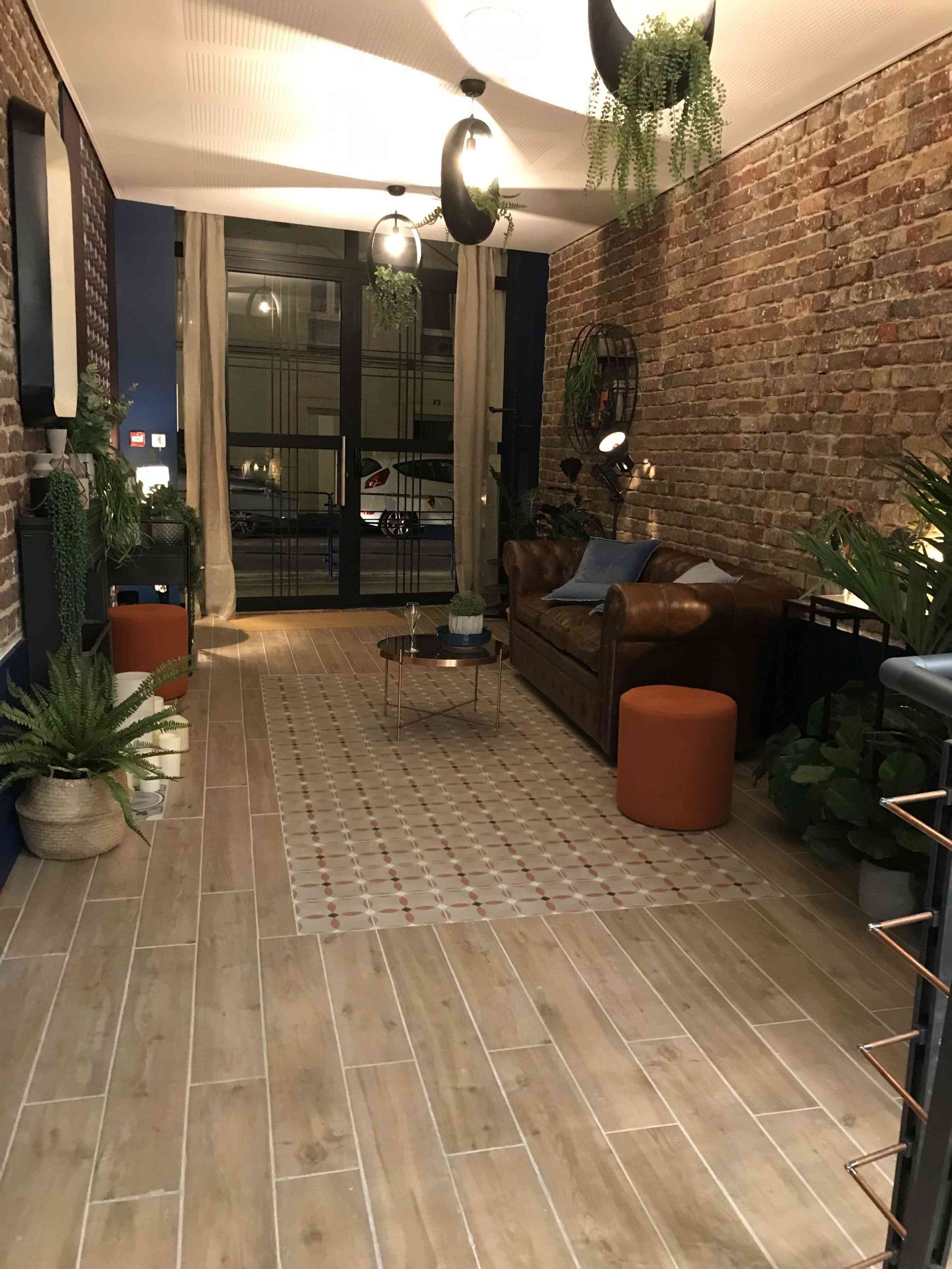 d&eacute;couvrez une entreprise sp&eacute;cialis&eacute;e dans les travaux int&eacute;rieurs &agrave; 94380. r&eacute;novation, am&eacute;nagement, peinture : des solutions sur mesure pour valoriser votre int&eacute;rieur. obtenez un devis gratuit rapidement !