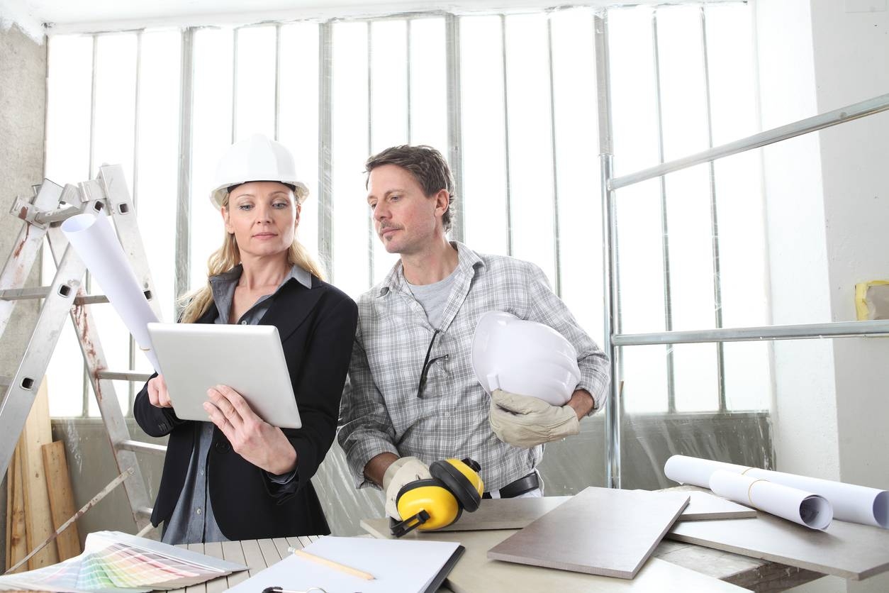 d&eacute;couvrez nos conseils et solutions pour la r&eacute;novation de b&acirc;timent : am&eacute;liorez la performance &eacute;nerg&eacute;tique, l&rsquo;esth&eacute;tique et la valeur de votre bien gr&acirc;ce &agrave; des travaux adapt&eacute;s &agrave; vos besoins.