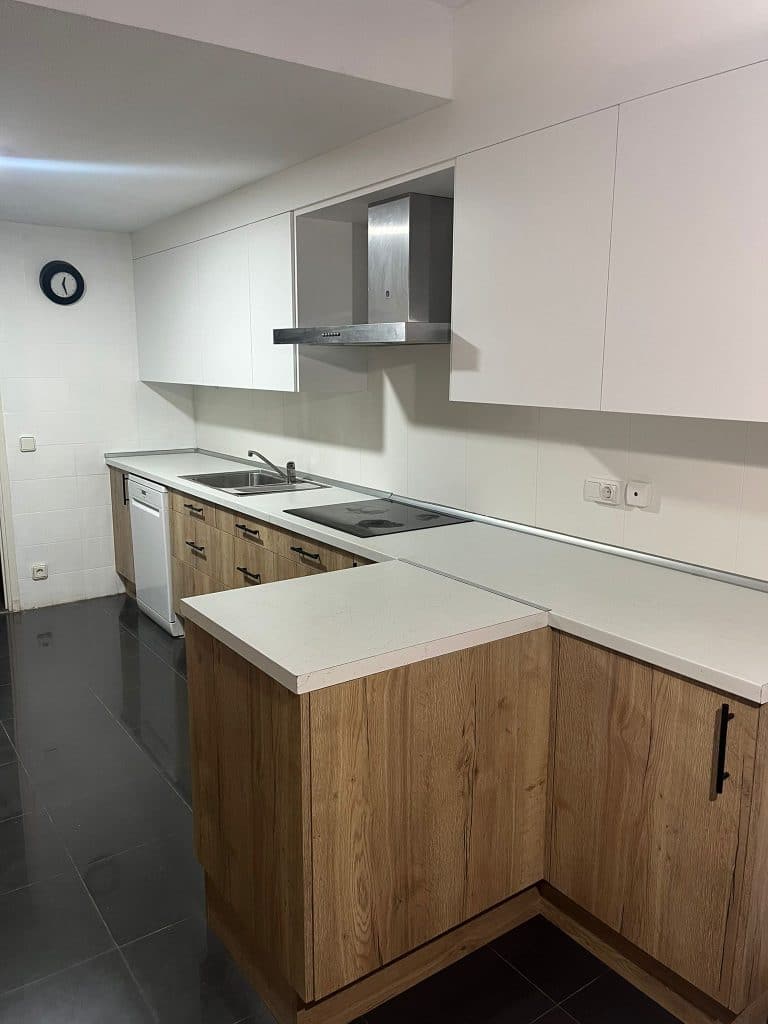 transformez votre espace avec notre service de r&eacute;novation de cuisine &agrave; 94380. conseils personnalis&eacute;s, mat&eacute;riaux de qualit&eacute; et accompagnement sur-mesure pour une cuisine moderne et fonctionnelle. demandez votre devis gratuit !
