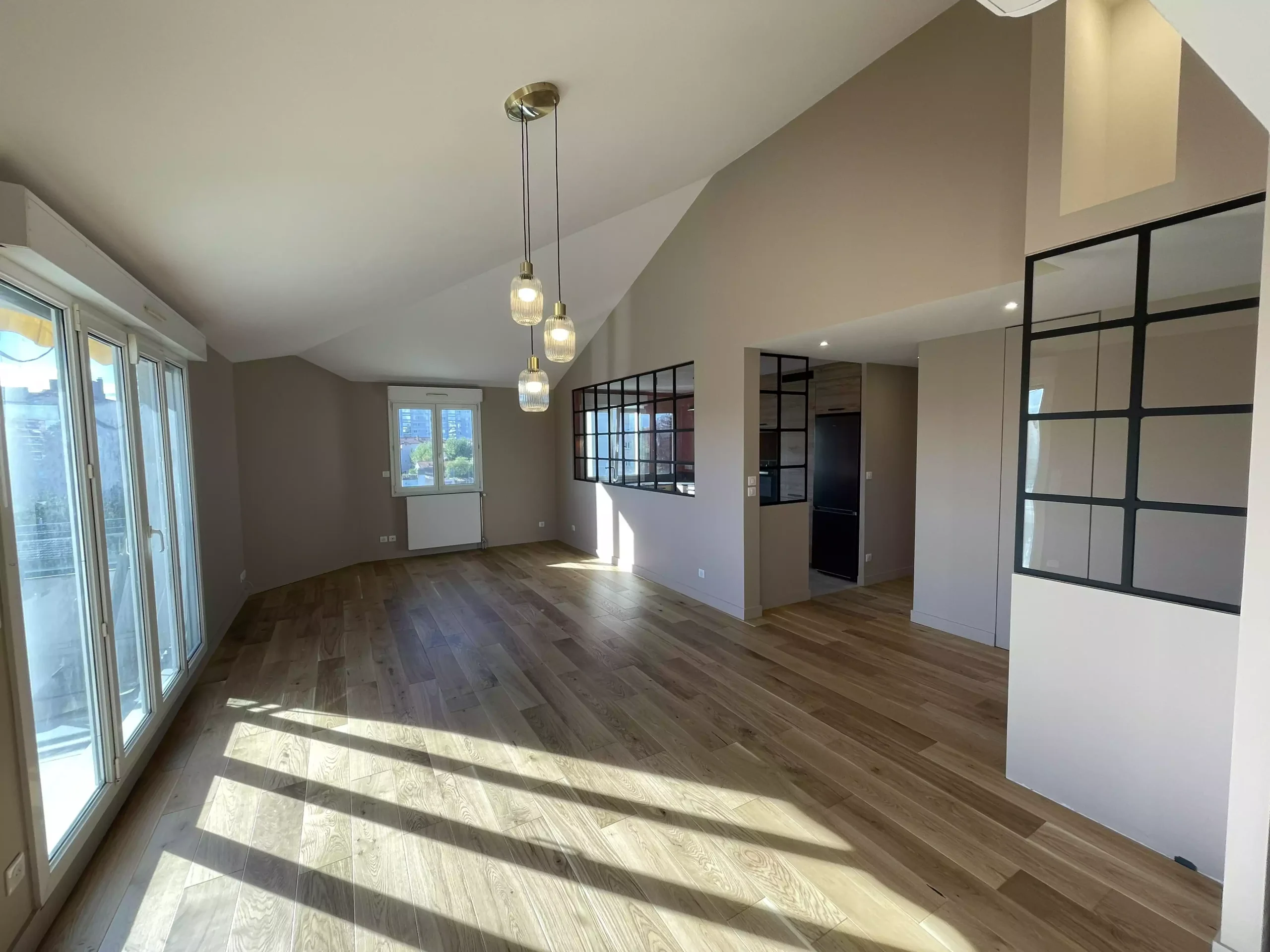 d&eacute;couvrez nos conseils et id&eacute;es pour la r&eacute;novation int&eacute;rieure de votre maison : am&eacute;nagement, d&eacute;coration, choix des mat&eacute;riaux et astuces pour transformer votre espace selon vos envies.