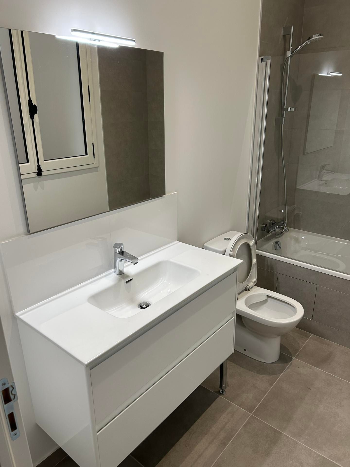 confiez la r&eacute;novation de votre salle de bain &agrave; bonneuil &agrave; des professionnels qualifi&eacute;s. conseils personnalis&eacute;s, mat&eacute;riaux de qualit&eacute; et finitions soign&eacute;es pour transformer votre espace selon vos envies.