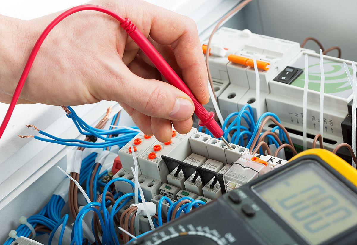 électricien à bonneuil-sur-marne offrant des services personnalisés et adaptés à vos besoins pour tous vos travaux électriques avec professionnalisme et efficacité.