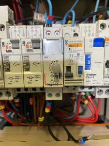 service professionnel d'installation de tableau électrique à bonneuil-sur-marne. sécurité, conformité et qualité assurées pour vos travaux électriques.