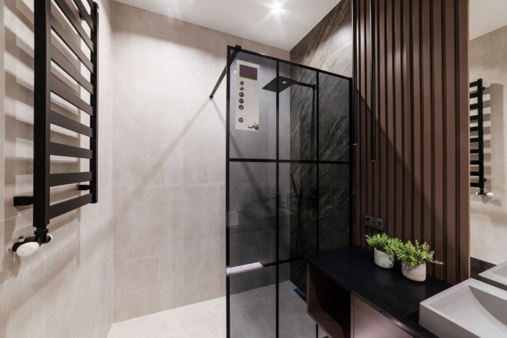 découvrez nos conseils et astuces pour réussir la rénovation de votre salle de bains à paris et en île-de-france, alliant design, fonctionnalité et qualité.