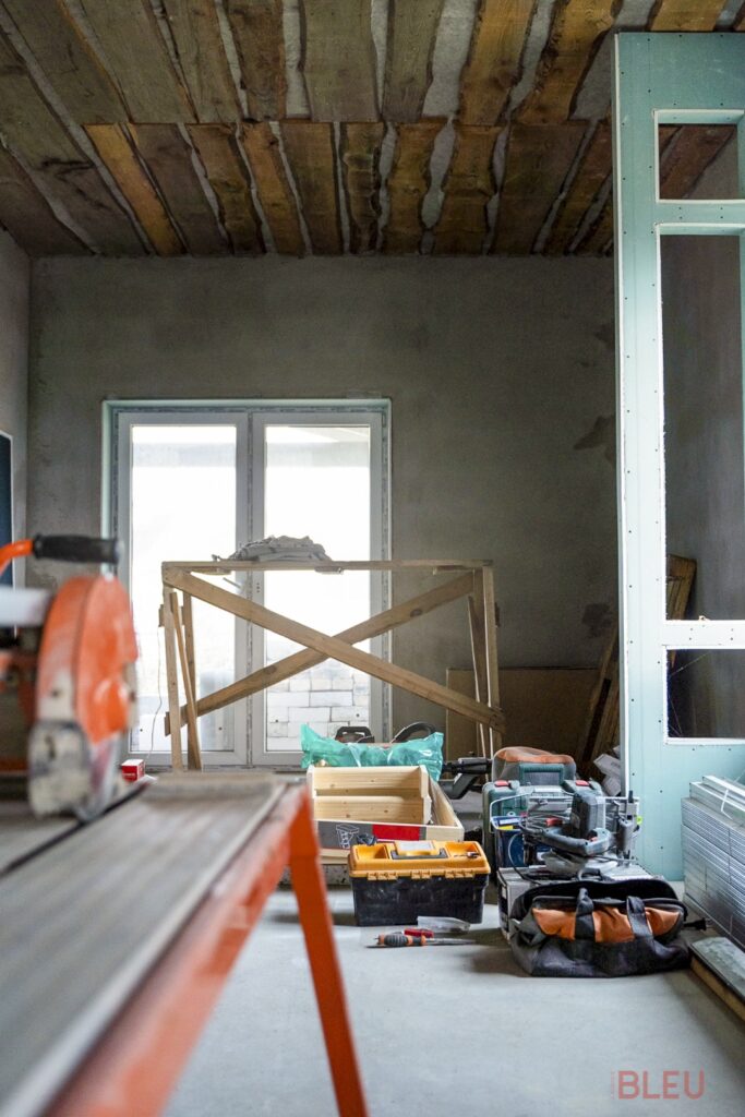 d&eacute;couvrez nos conseils et astuces essentiels pour r&eacute;ussir votre r&eacute;novation et transformer votre habitat avec succ&egrave;s.
